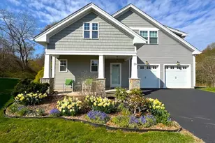 39 Bartlett Hollow, Middletown, CT 06457 - Photo 1