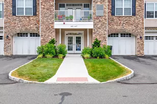 605 Brookside Ct, Newtown, CT 06470 - Photo 1