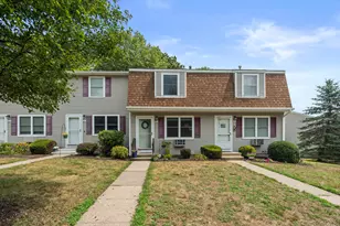 124 Brentwood Dr, Wallingford, CT 06492 - Photo 1