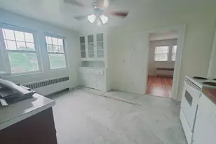 15 Robin St, Stamford, CT 06902 - Photo 1