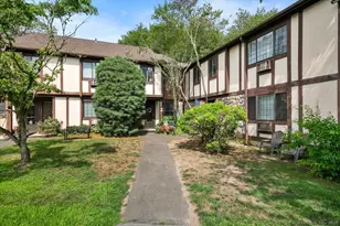 341 Foxwood Ln, Milford, CT 06461 - Photo 1