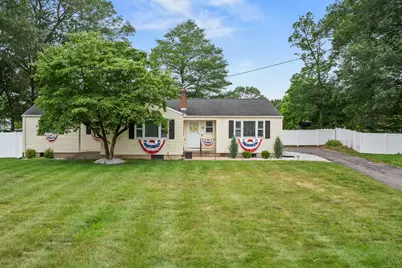 15 Arlington Road, Windsor Locks, CT 06096 - Photo 1