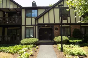 25 Canterbury Ct, Brookfield, CT 06804 - Photo 1