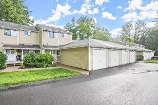 17 Wiggins Farm Dr, Simsbury, CT 06070 - Photo 1