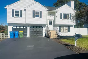 208 Kendall Cir, Waterbury, CT 06708 - Photo 1