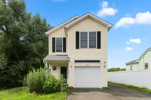 189 Southern Blvd, Danbury, CT 06810 - Photo 1