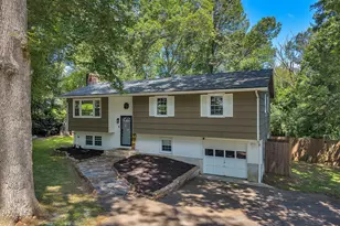 8 Oakwood Dr, Ledyard, CT 06335 - Photo 1