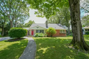 70 Oakridge Rd, Waterbury, CT 06706 - Photo 1