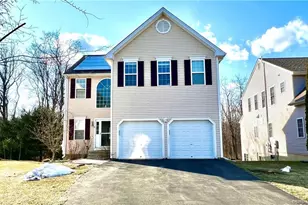 6 Schoolhouse Landing, East Granby, CT 06026 - Photo 1