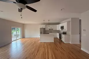 7 Chatsworth Ct, Manchester, CT 06042 - Photo 1