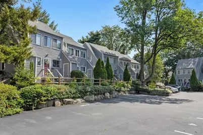 421 Glenbrook Road #APT 8, Stamford, CT 06906 - Photo 1