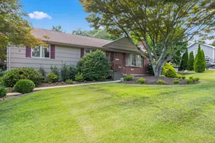 2945 Huntington Rd, Trumbull, CT 06611 - Photo 1