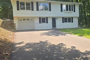 33 Blossom St, Waterbury, CT 06706 - Photo 1