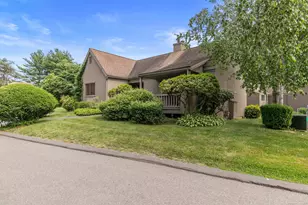 186 Apache Ln, Stratford, CT 06614 - Photo 1