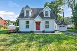 135 West St, Cromwell, CT 06416 - Photo 1