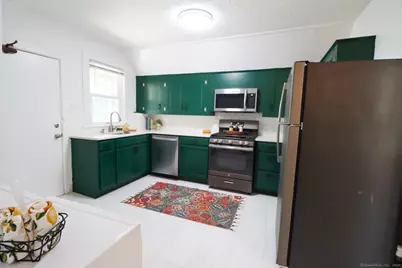 190 Montauk Avenue, New London, CT 06320 - Photo 1