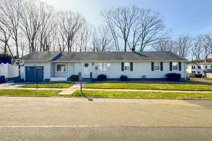 20 Lincoln Pl, West Haven, CT 06516 - Photo 1