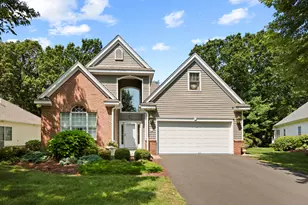 19 Worthington Dr, Farmington, CT 06032 - Photo 1