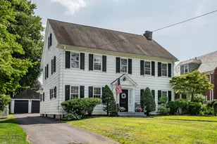 75 Bainbridge Rd, West Hartford, CT 06119 - Photo 1