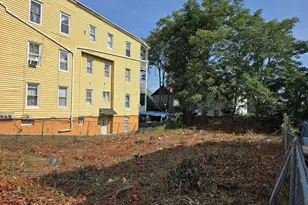 39 W Liberty St, Waterbury, CT 06706 - Photo 1