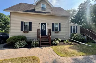 22 Hull Pl, Seymour, CT 06483 - Photo 1