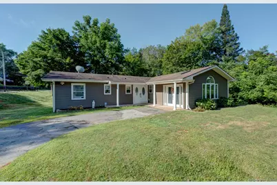 2 Glenwood Avenue, Norwich, CT 06360 - Photo 1