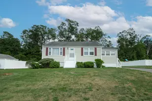 14 Pioneer Dr, North Branford, CT 06471 - Photo 1