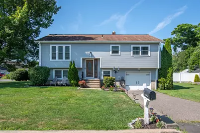 2 Goldfinch Lane, Naugatuck, CT 06770 - Photo 1