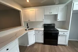 125 Courtyard Ln, Mansfield, CT 06268 - Photo 1