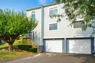 31 Wynwood Dr, Cromwell, CT 06416 - Photo 1