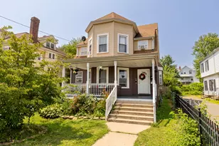 35 Irving St, Hartford, CT 06112 - Photo 1