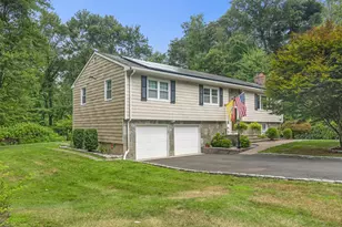 40 Winthrop Pl, Monroe, CT 06468 - Photo 1