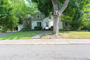 15 Robin Ln, New Haven, CT 06515 - Photo 1