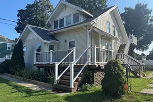 16 Hayes Dr, Milford, CT 06460 - Photo 1