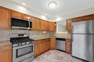 231 Cottonwood Rd, Newington, CT 06111 - Photo 3