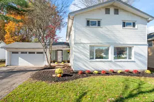 11 Rye Ridge Pkwy, West Hartford, CT 06117 - Photo 1