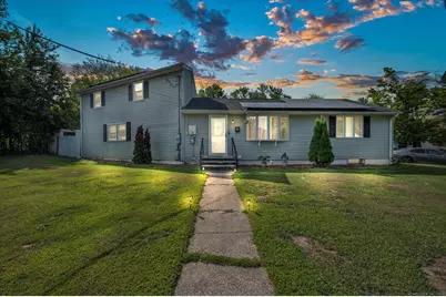 85 Spencer Drive, Middletown, CT 06457 - Photo 1