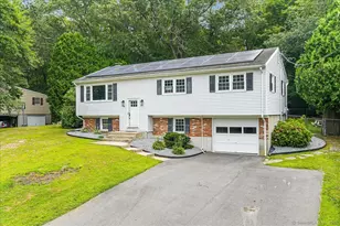 41 Cottonwood Ln, Montville, CT 06382 - Photo 1