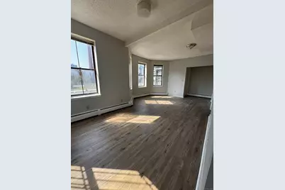 58 Maple Avenue, Hartford, CT 06114 - Photo 1