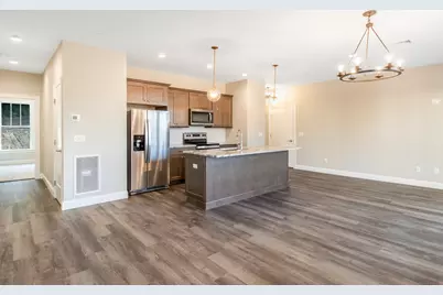 500 Edgewater Circle #G, East Hampton, CT 06424 - Photo 1