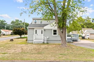 14 Lynette Dr, North Haven, CT 06473 - Photo 1