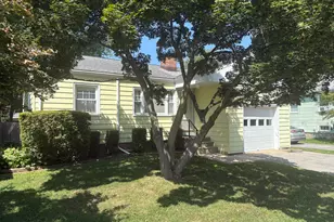 18 Hallmark Pl, Stamford, CT 06906 - Photo 1