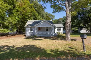 61 River St, Old Saybrook, CT 06475 - Photo 1