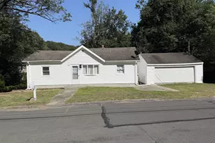 38 Ojibwa Rd, Shelton, CT 06484 - Photo 1