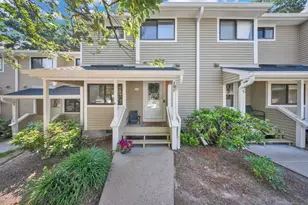 19 Wiggins Farm Dr, Simsbury, CT 06070 - Photo 1