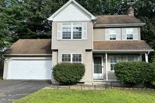 8 Acorn Dr, Windsor Locks, CT 06096 - Photo 1