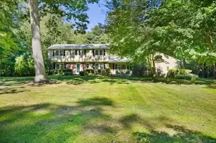 545 Surrey Ln, Fairfield, CT 06824 - Photo 1