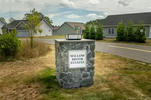 25 Willow Brk Dr, Plainville, CT 06062 - Photo 1