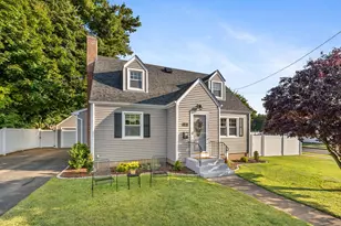 15 Deepwood Dr, Manchester, CT 06040 - Photo 1