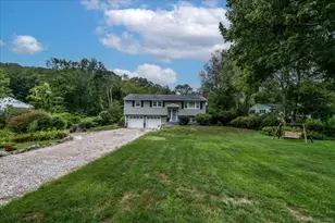 10 Overbrook Dr, New Fairfield, CT 06812 - Photo 1